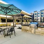 Getaway! Book Now! In The Heart Of Dallas! Great Location!