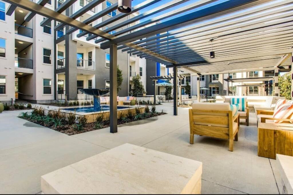 Getaway! Book Now! In The Heart Of Dallas! Great Location! * Dallas