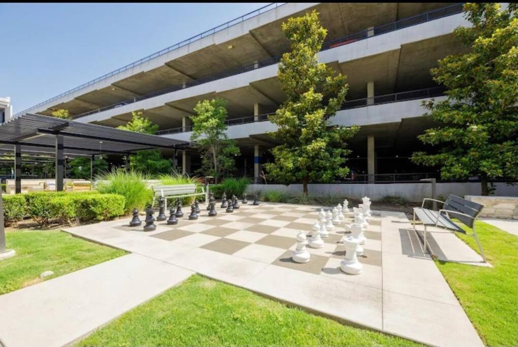 Getaway! Book Now! In The Heart Of Dallas! Great Location! Apartment Dallas